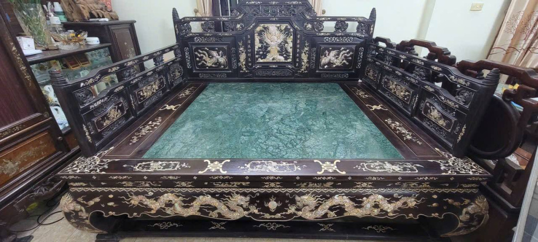 INTRODUCING THE GOLDEN DRAGON BED – LONG SANG TRIỀU NGUYỄN