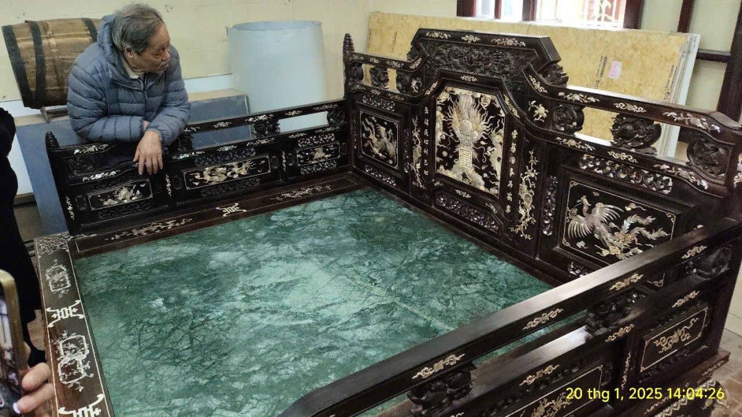 INTRODUCING THE GOLDEN DRAGON BED – LONG SANG TRIỀU NGUYỄN